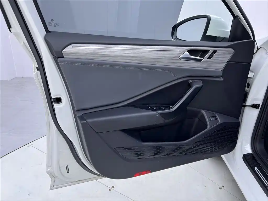 Volkswagen Volkswagen Sagitar 2023 300TSI DSG Beyond Edition 2023 - thumbnail 17