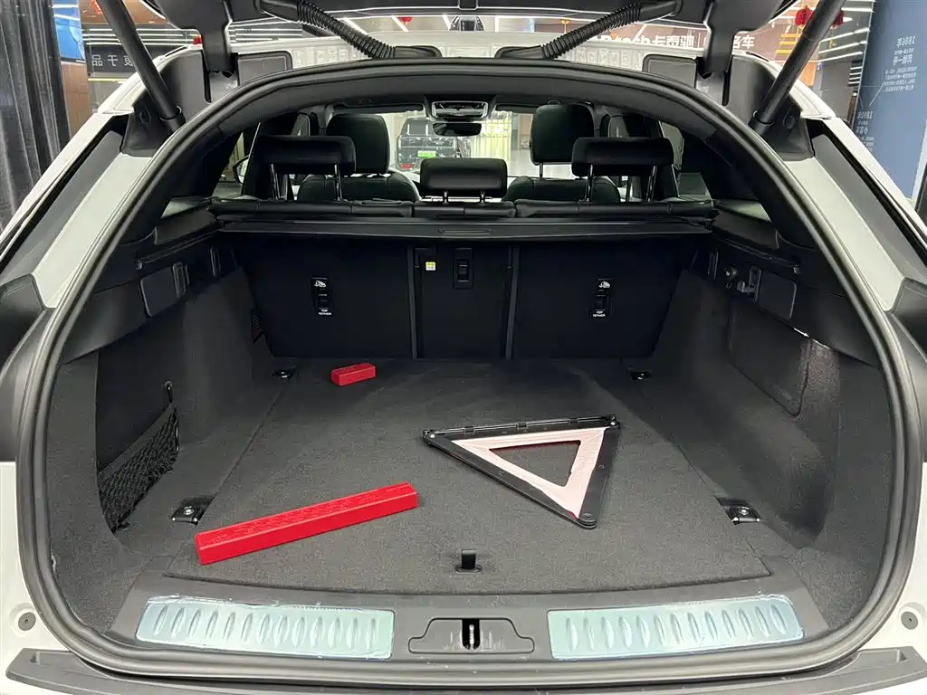 Land Rover Range Rover Velar 2024 Dynamic SE 2024 - thumbnail 12