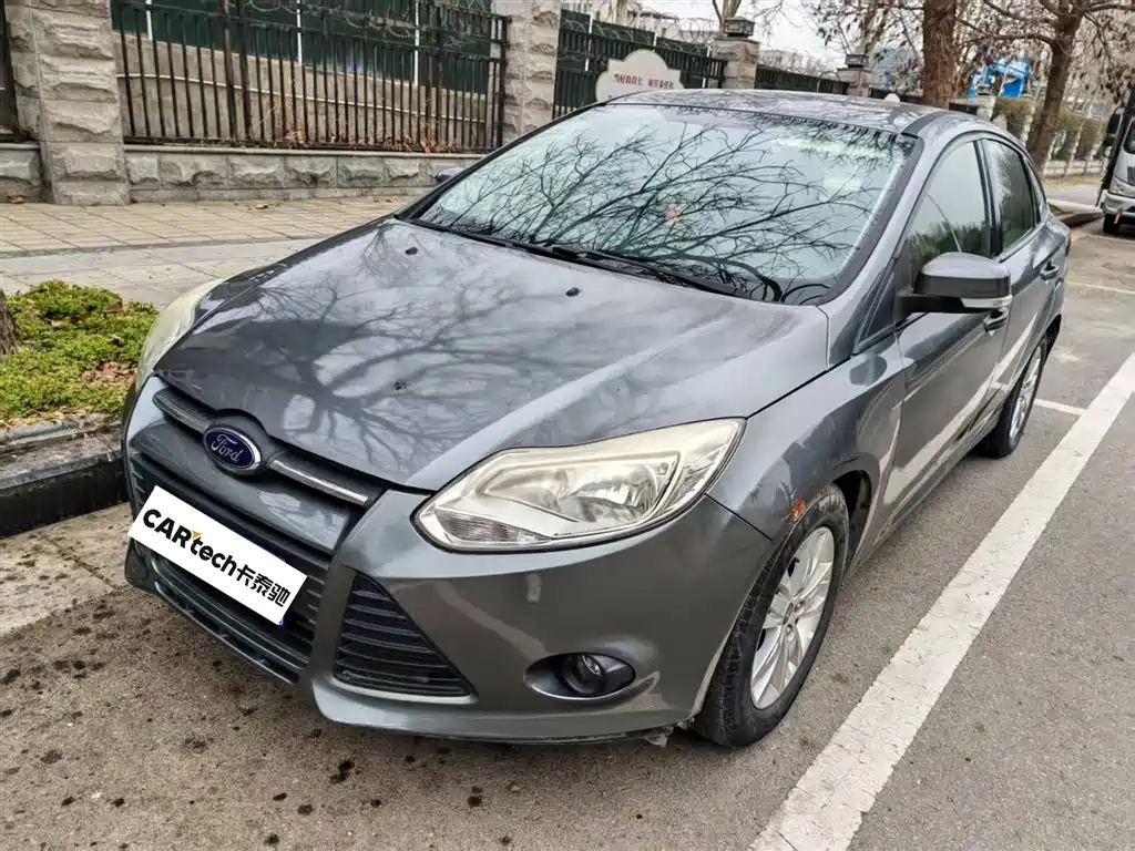Ford Ford Focus 2012 Sedan 1.6L Automatic Comfort 2014 - thumbnail 2