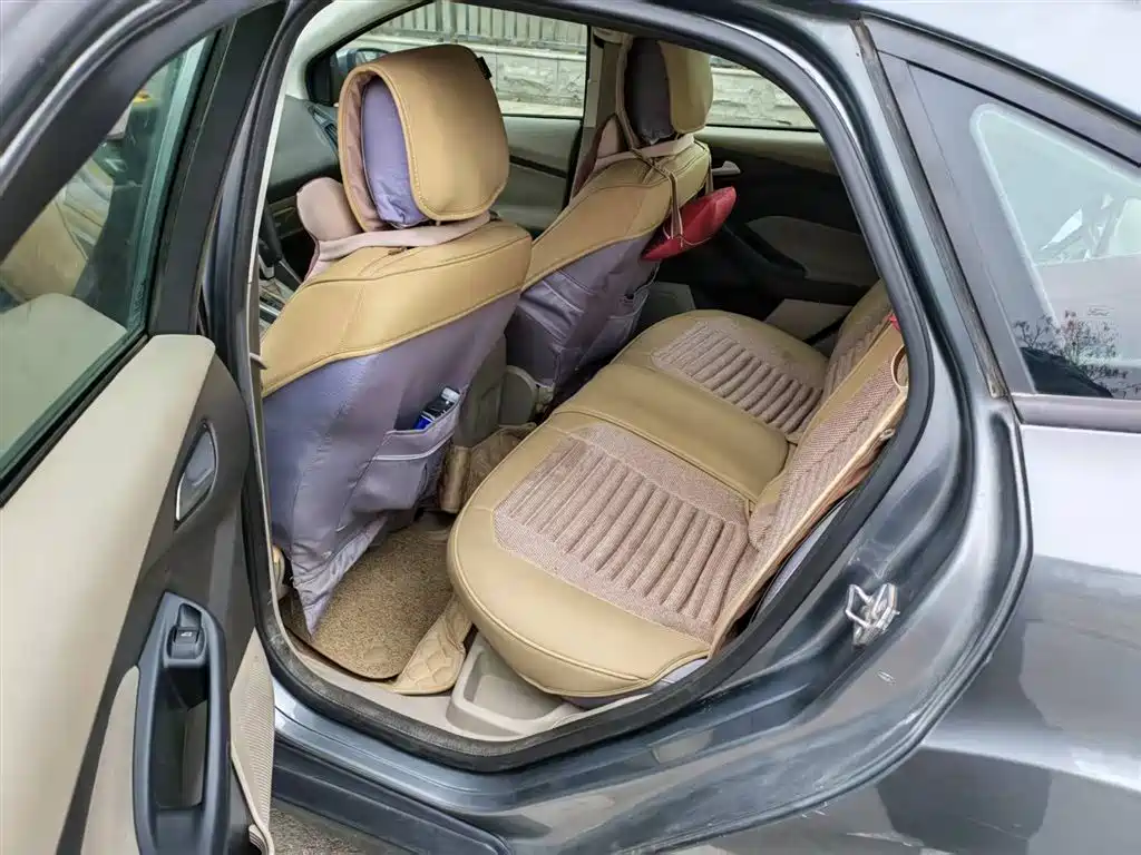 Ford Ford Focus 2012 Sedan 1.6L Automatic Comfort 2014 - thumbnail 6