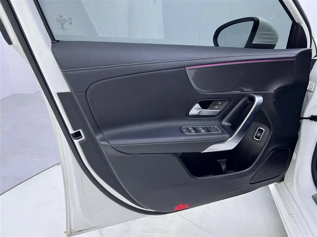 Mercedes-Benz Mercedes-Benz A-Class 2020 A 200 L Sport Sedan 2022 - thumbnail 17