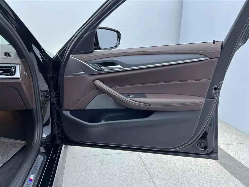 BMW BMW 5 Series 2023 530Li Leading Model M Sport Package 2023 - thumbnail 16
