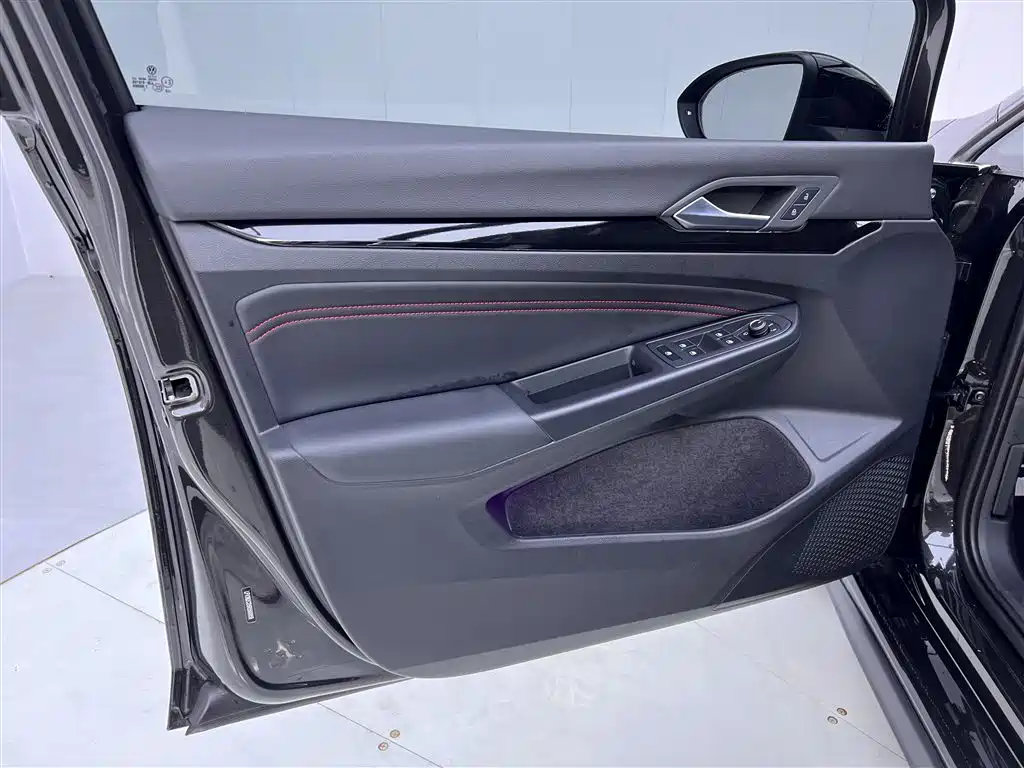 Volkswagen Golf GTI 2023 380TSI DSG GTI 2025 - thumbnail 17