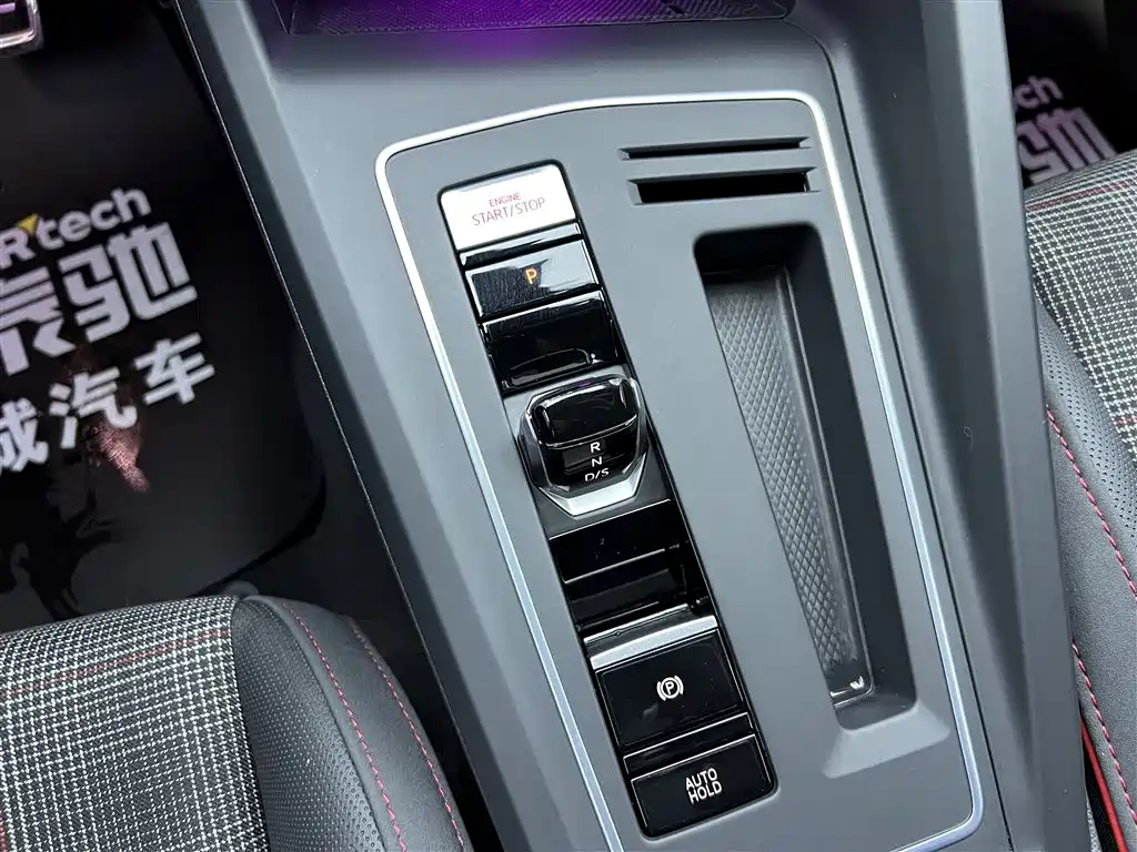 Volkswagen Golf GTI 2023 380TSI DSG GTI 2025 - thumbnail 21