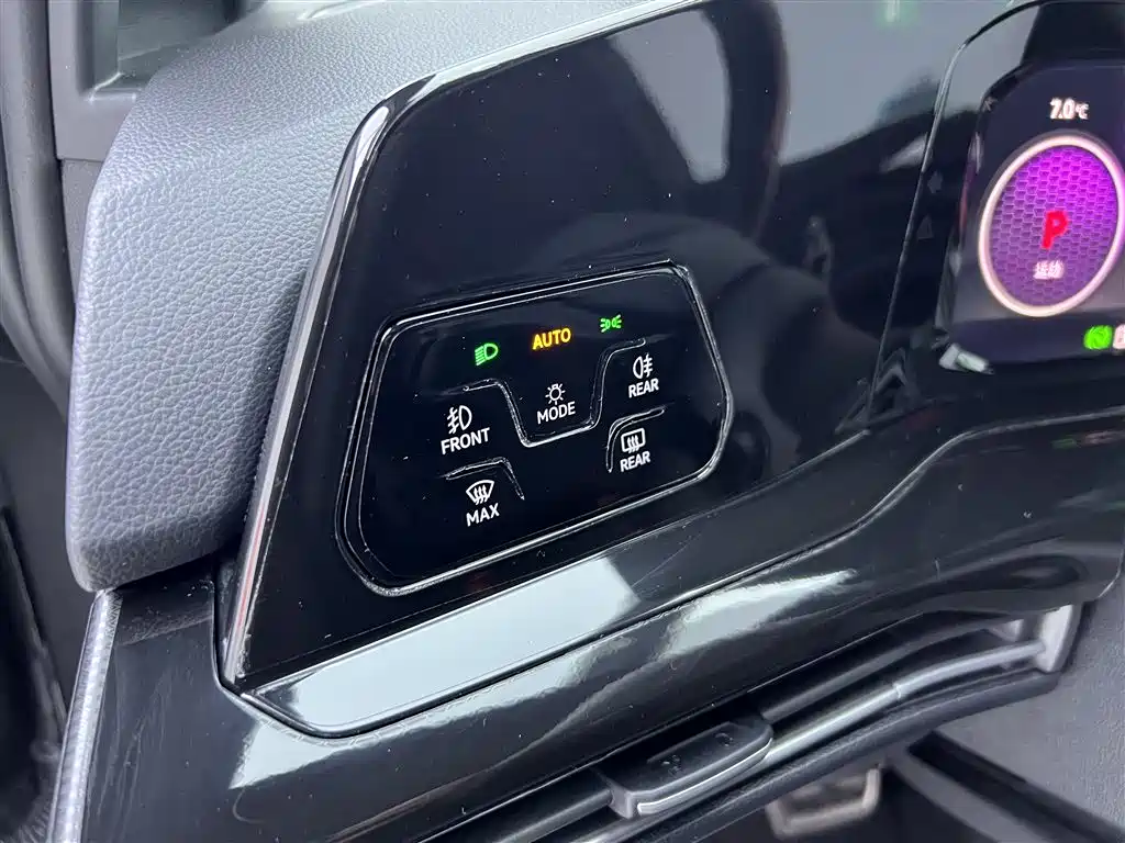 Volkswagen Golf GTI 2023 380TSI DSG GTI 2025 - thumbnail 24