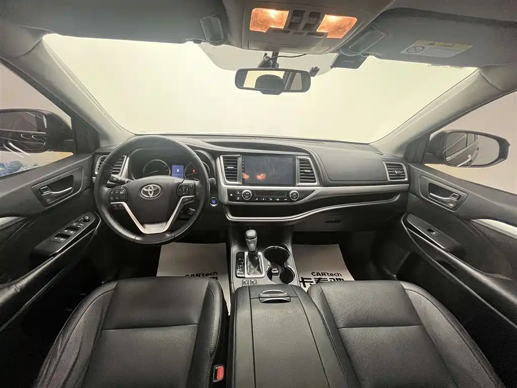 Toyota Highlander 2017 2.0T AWD Luxury Edition 7-Seater 2018 - thumbnail 10