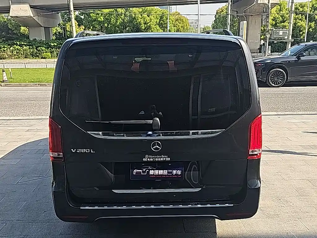 Mercedes-Benz Mercedes-Benz V-Class 2022 V 260 L Long Wheelbase Luxury Edition 2023 - thumbnail 3