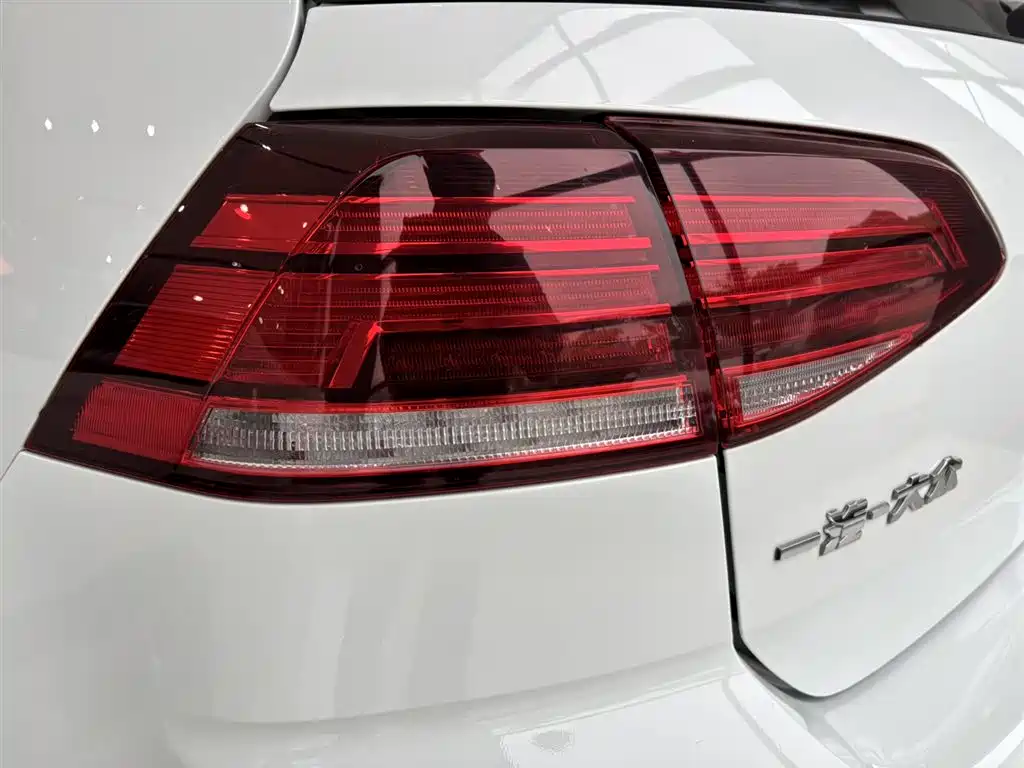 Volkswagen Volkswagen Golf 2019 - thumbnail 8