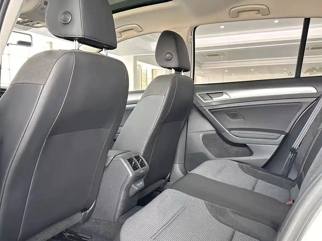 Volkswagen Volkswagen Golf 2019 - thumbnail 13