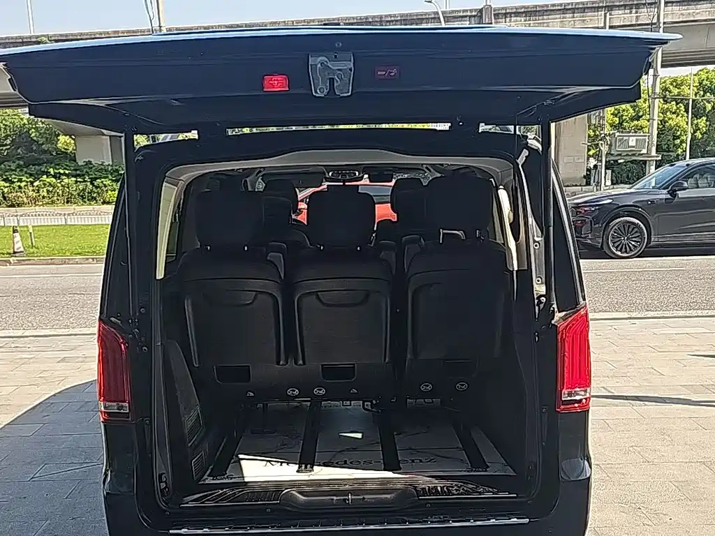 Mercedes-Benz Mercedes-Benz V-Class 2022 V 260 L Long Wheelbase Luxury Edition 2023 - thumbnail 14