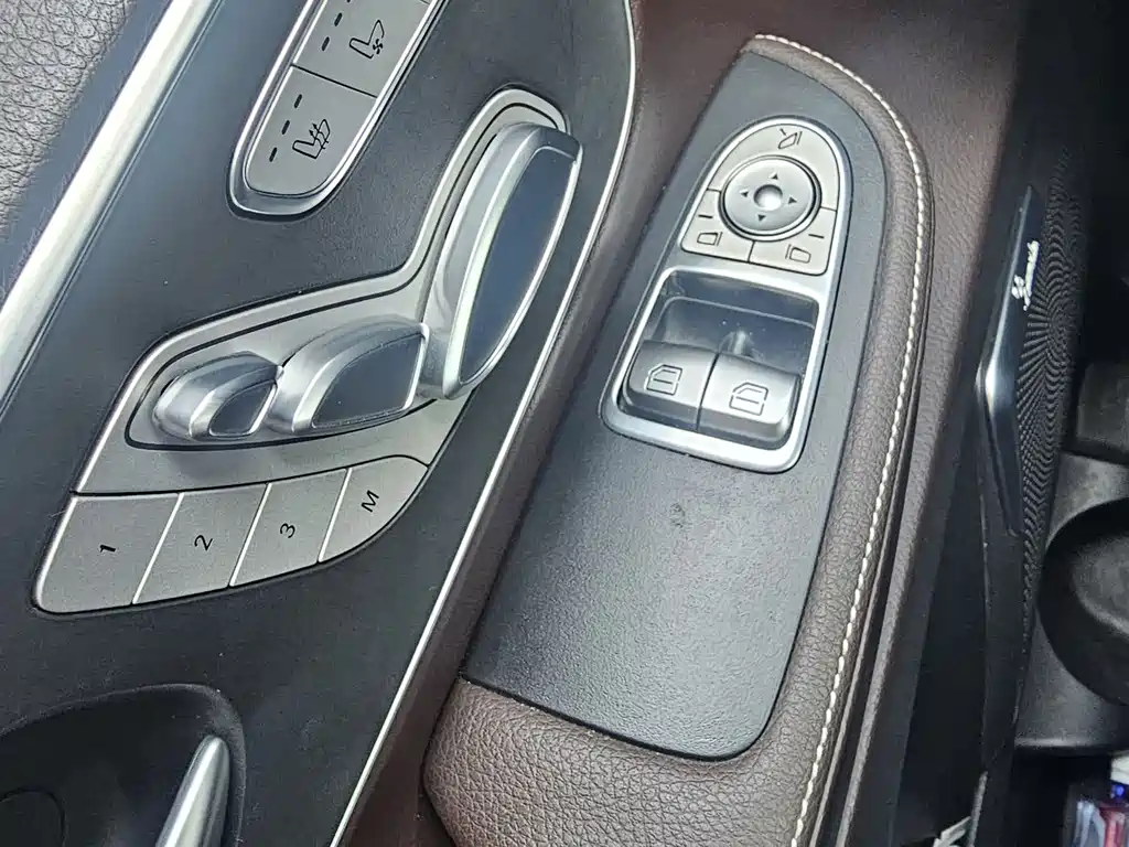 Mercedes-Benz Mercedes-Benz V-Class 2022 V 260 L Long Wheelbase Luxury Edition 2023 - thumbnail 17