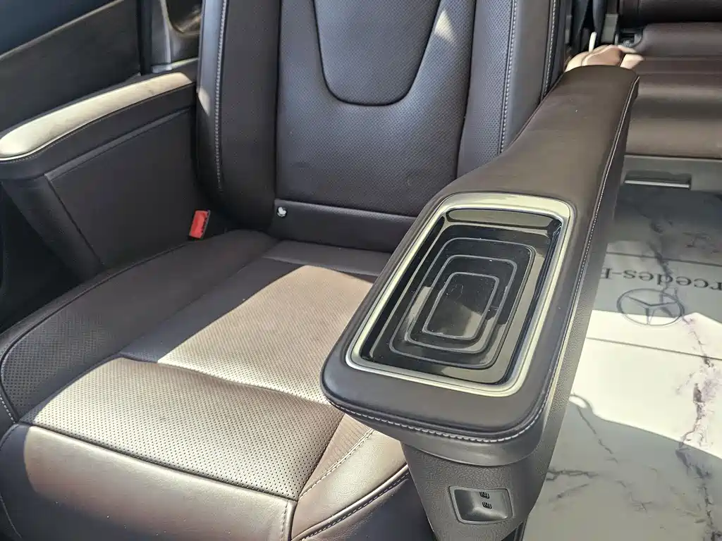 Mercedes-Benz Mercedes-Benz V-Class 2022 V 260 L Long Wheelbase Luxury Edition 2023 - thumbnail 21