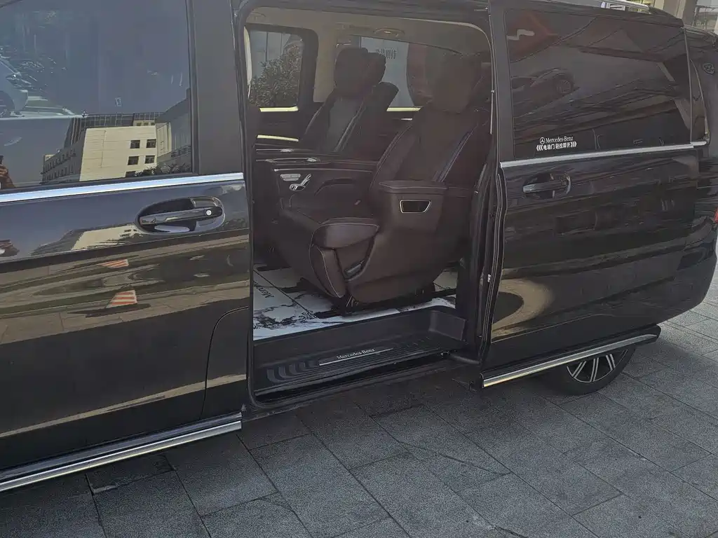 Mercedes-Benz Mercedes-Benz V-Class 2022 V 260 L Long Wheelbase Luxury Edition 2023 - thumbnail 23