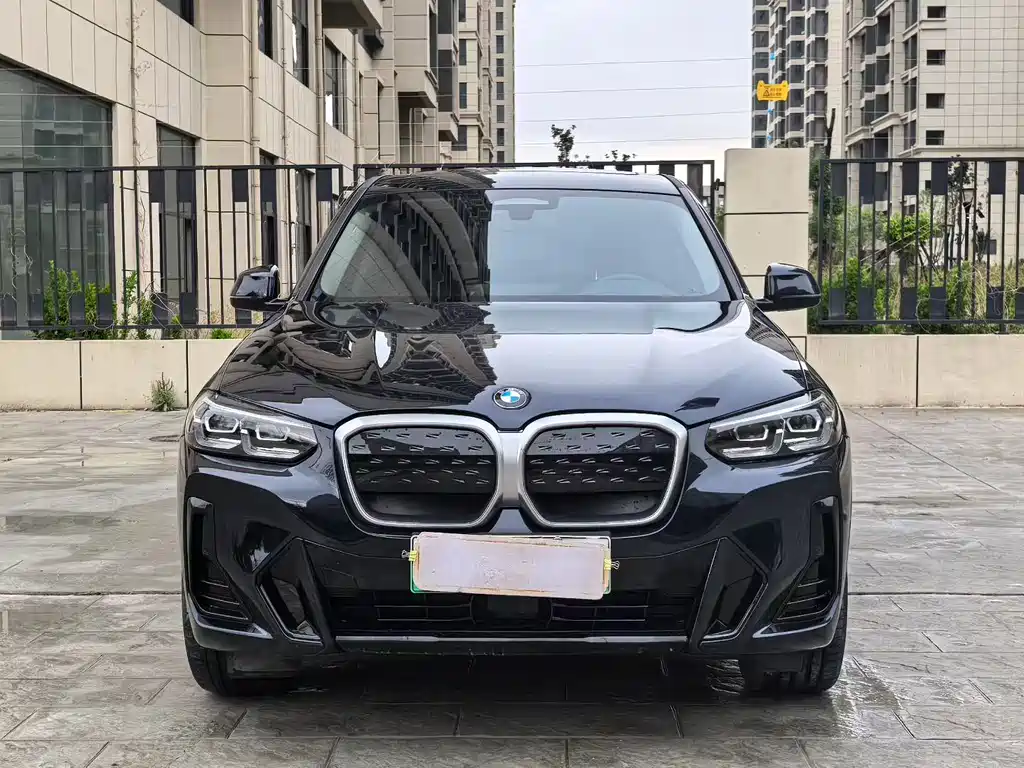 BMW BMW iX3 2024 Leading Edition 2024 - thumbnail 2