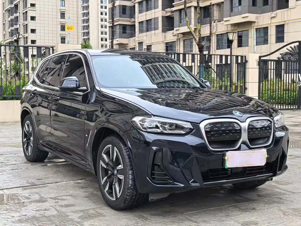 BMW BMW iX3 2024 Leading Edition 2024 - thumbnail 3
