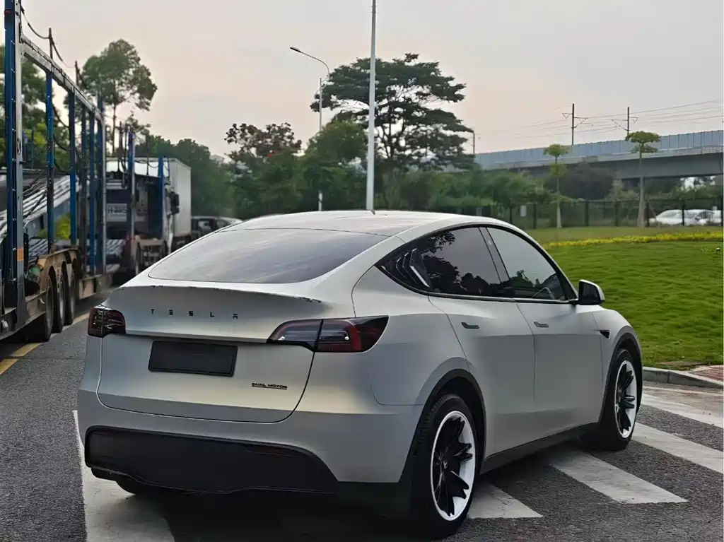 Tesla Model Y 2021 Standard Range Rear-Wheel Drive 2022 - thumbnail 5