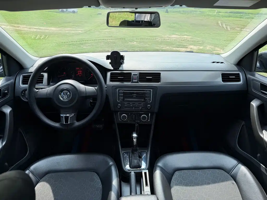 Volkswagen Santana 2016 1.6L Automatic Comfort 2016 - thumbnail 5