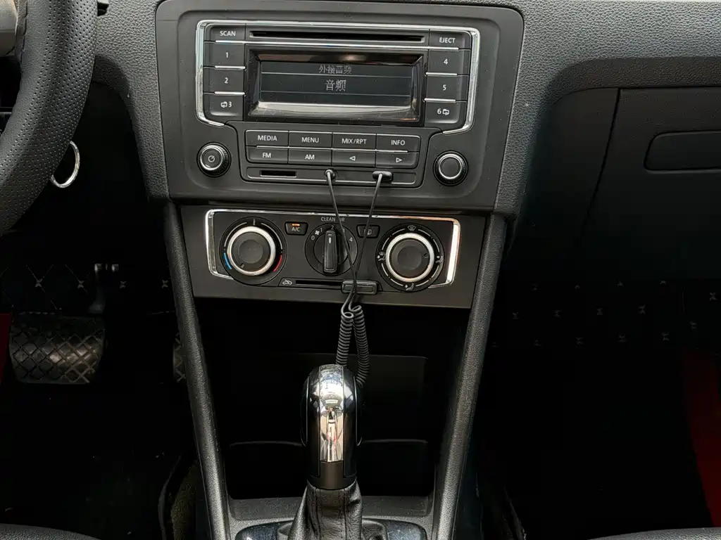 Volkswagen Santana 2016 1.6L Automatic Comfort 2016 - thumbnail 12