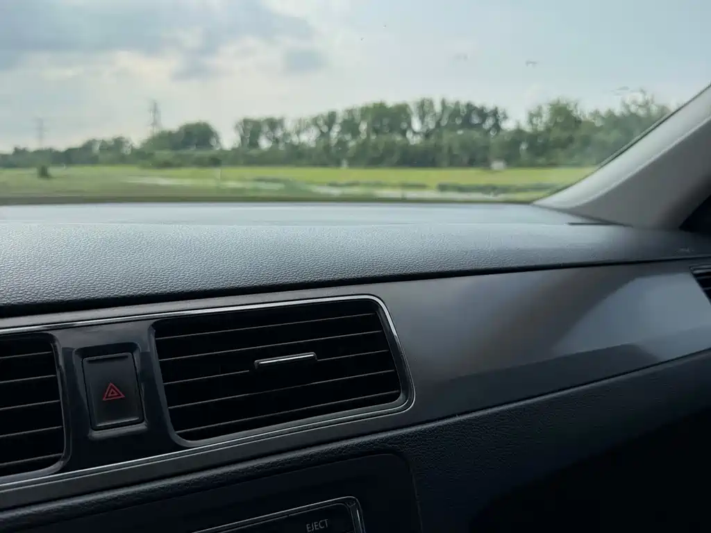 Volkswagen Santana 2016 1.6L Automatic Comfort 2016 - thumbnail 26