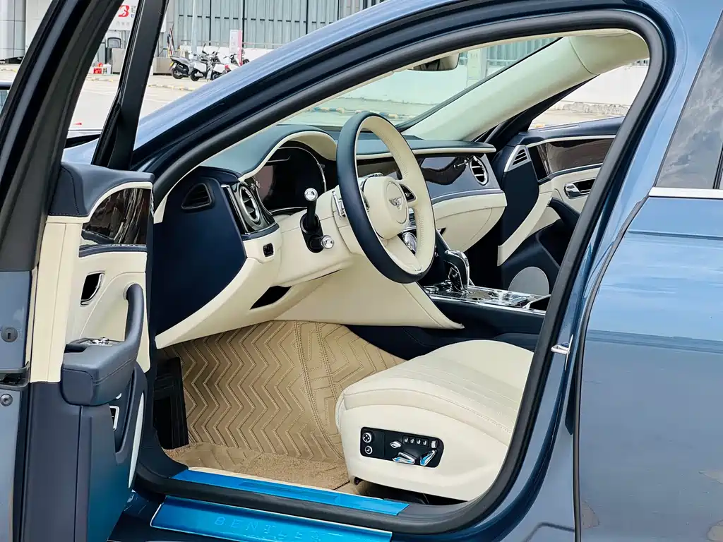 Bentley Bentley Flying Spur 2022 model 2.9T V6 Hybrid 2022 - thumbnail 4
