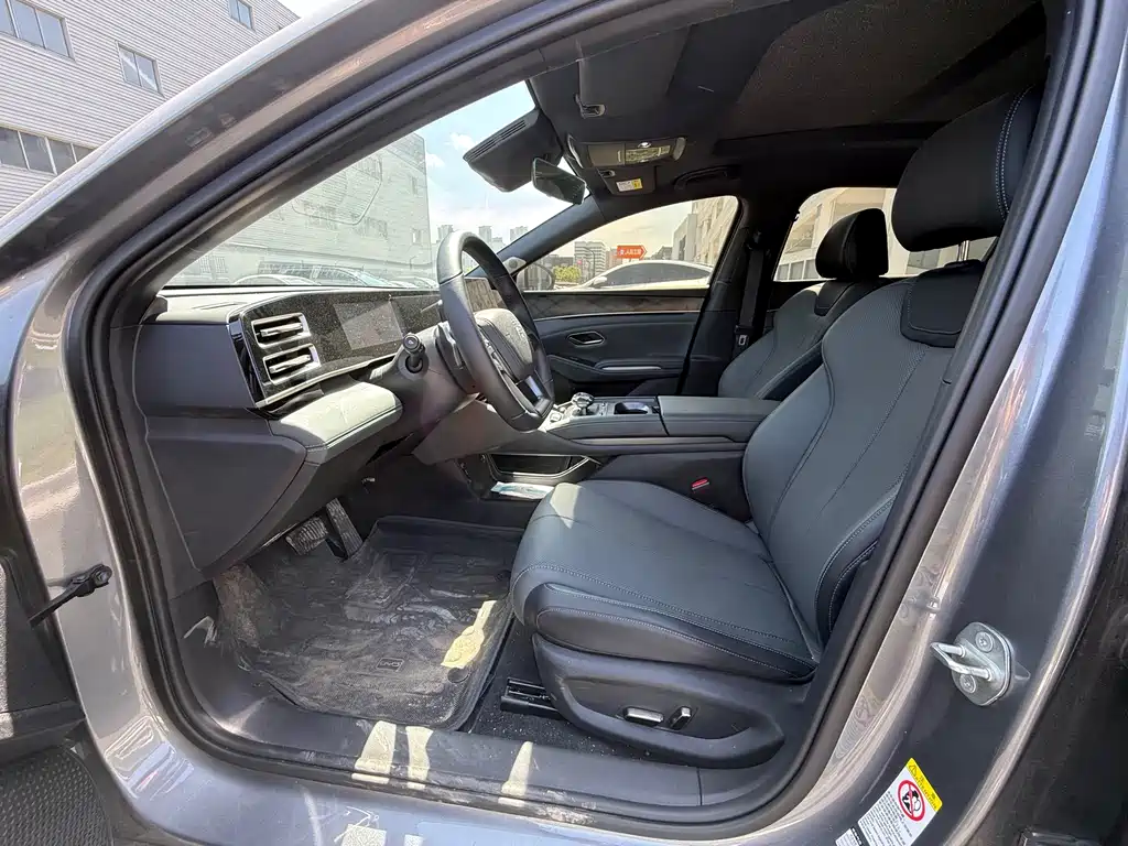 BYD Qin L 2025 DM-i Intelligent Driving Edition 120KM Beyond 2025 - thumbnail 3