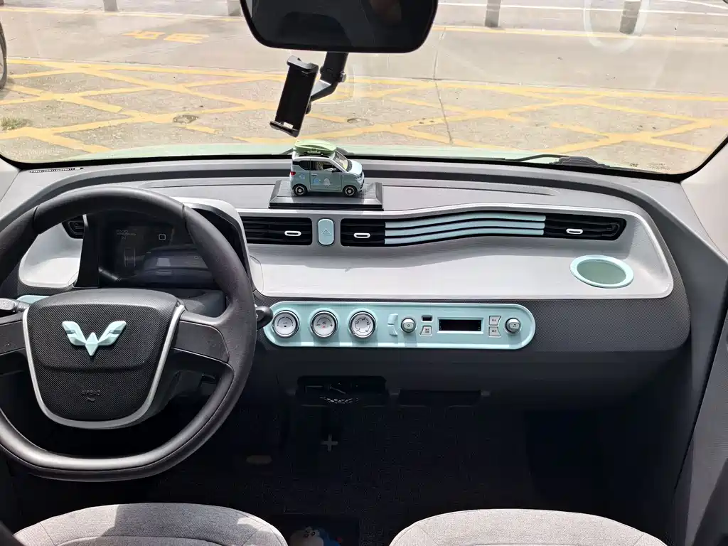 Wuling Motors Hongguang MINI EV 2021 Macaron Sandwich Edition 170km LFP 2021 - thumbnail 12