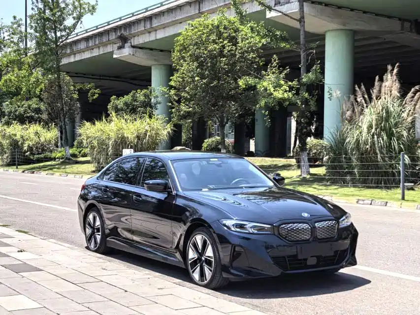 BMW BMW i3 2025 eDrive 40 L Night Sport Package 2025 - thumbnail 3