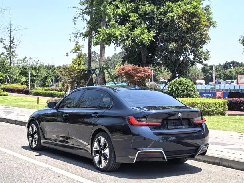 BMW BMW i3 2025 eDrive 40 L Night Sport Package 2025 - thumbnail 9