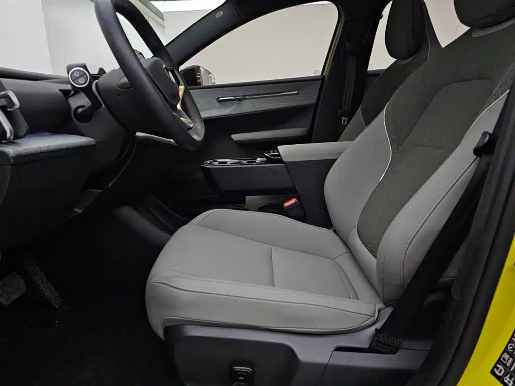 Volvo Volvo EX30 Ultra AWD Performance 2024 - thumbnail 9