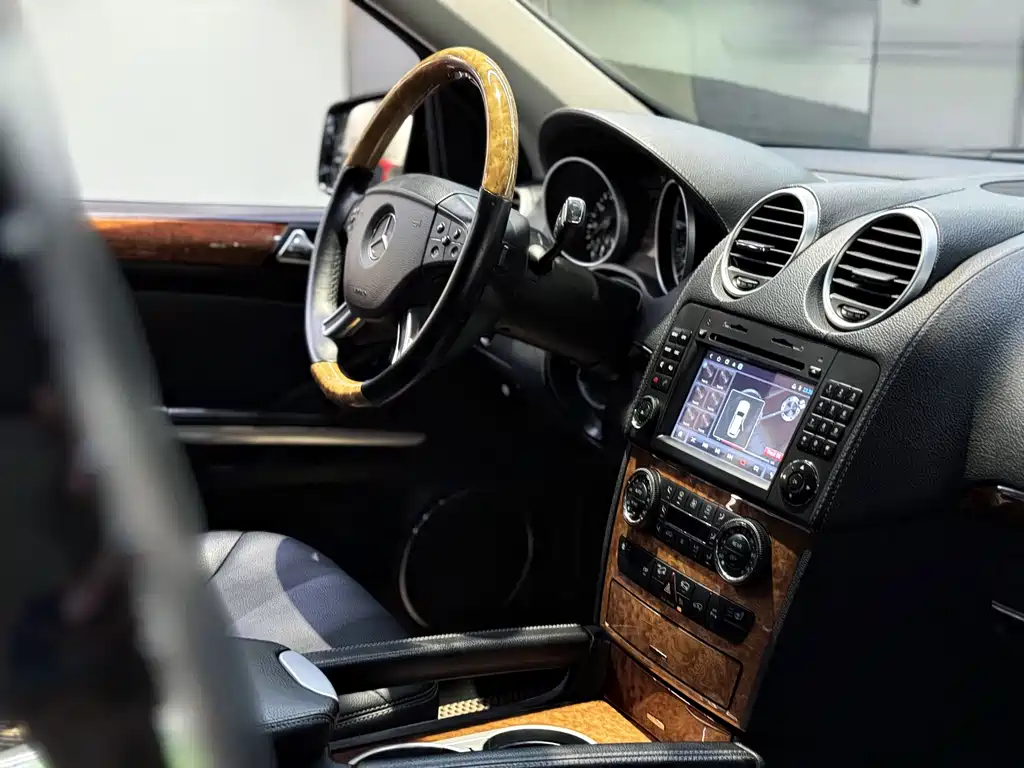 Mercedes-Benz Mercedes-Benz GL-Class 2009 GL 450 US Spec 2009 - thumbnail 12