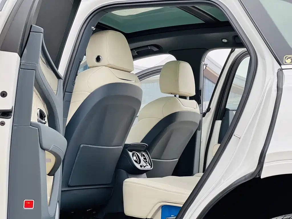 Bentley Bentayga 2022 4.0T V8 2022 - thumbnail 5