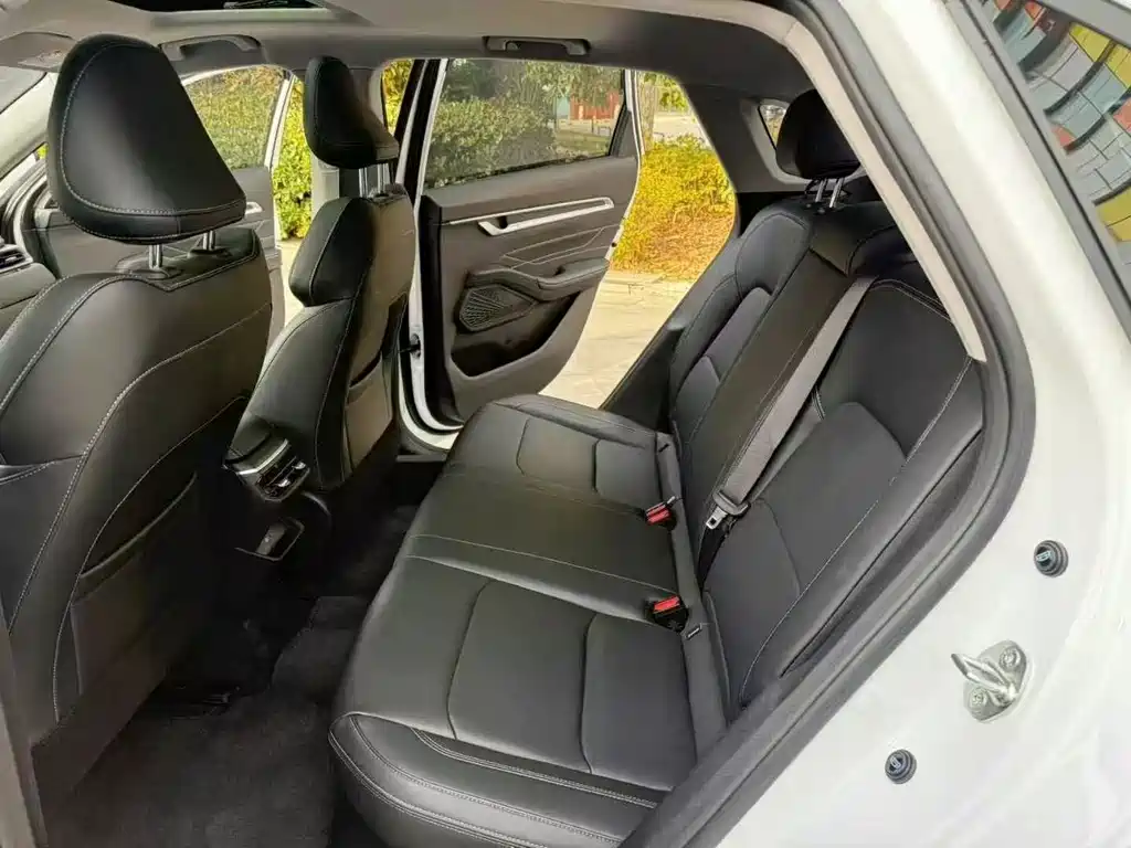 Geely Auto Emgrand 2022 model 4th Generation 1.5L CVT Luxury 2022 - thumbnail 6