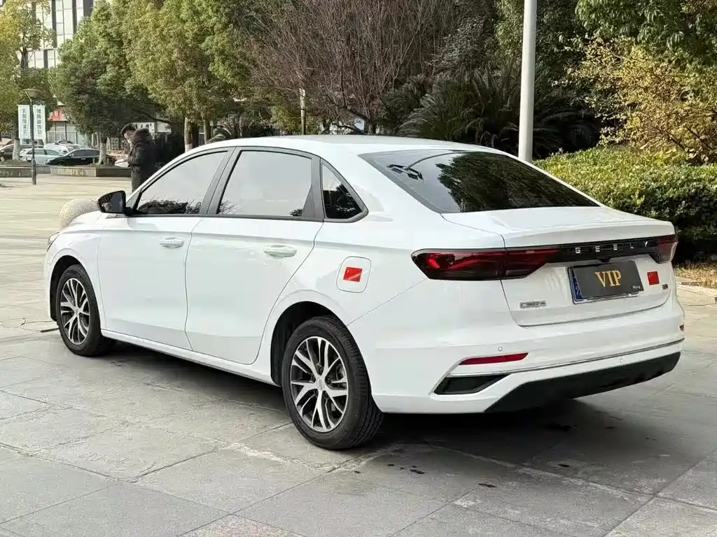 Geely Auto Emgrand 2022 model 4th Generation 1.5L CVT Luxury 2022 - thumbnail 8