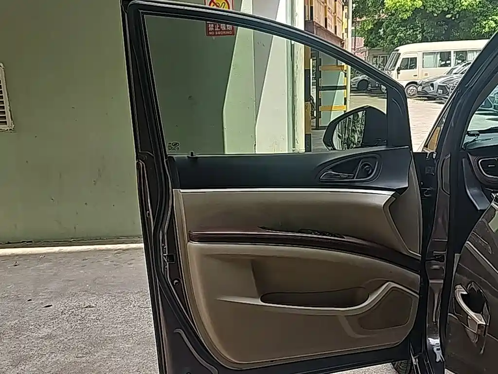Buick Buick GL8 2017 25S Comfort Edition China V 2018 - thumbnail 8