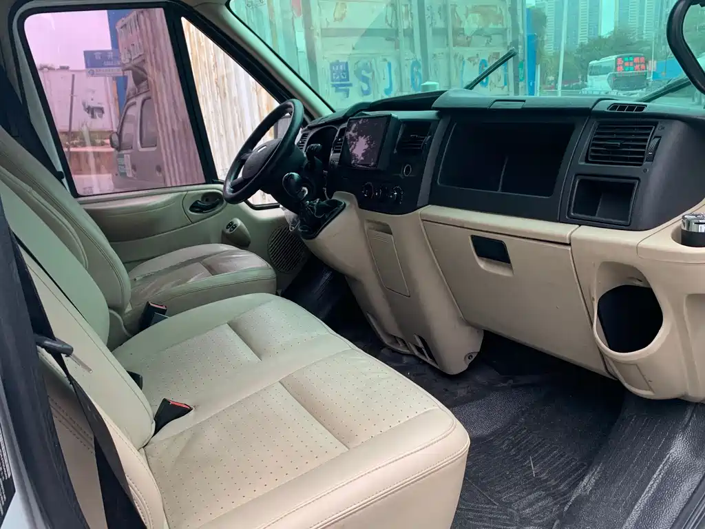 Ford Ford Transit 2016 2.2T Long Wheelbase 15-Seater Medium Roof Standard Edition 2018 - thumbnail 5