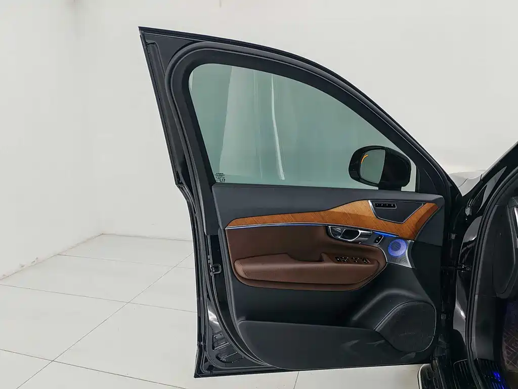 Volvo Volvo XC90 2022 B5 Momentum 7-Seater 2021 - thumbnail 10