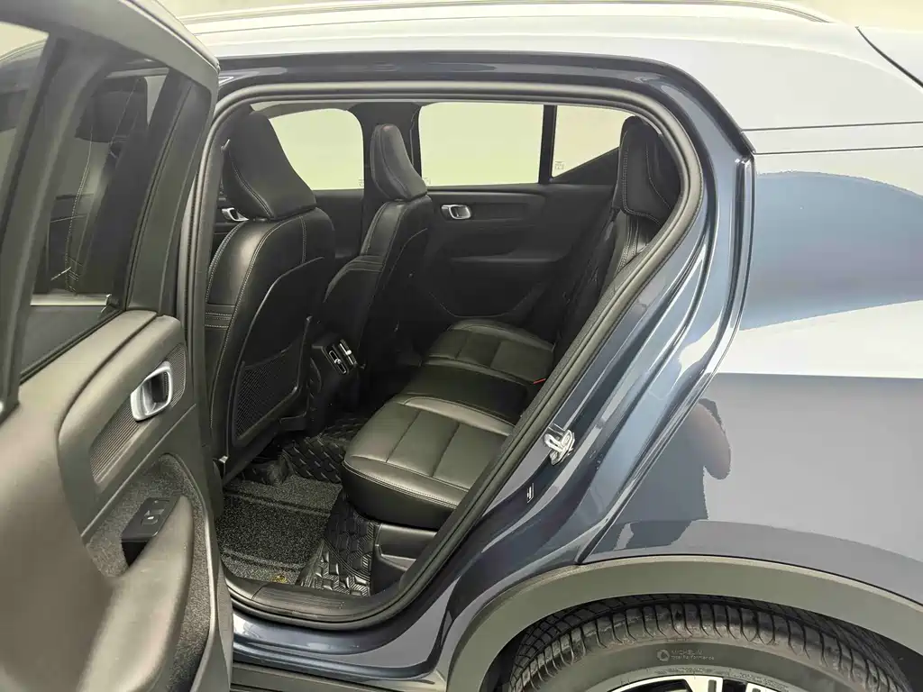 Volvo Volvo XC40 2022 T4 AWD Momentum 2021 - thumbnail 14