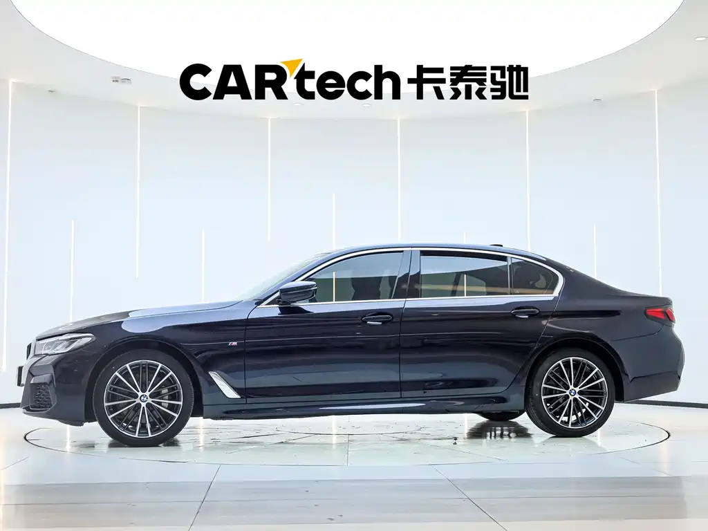 BMW BMW 5 Series 2022 - thumbnail 2