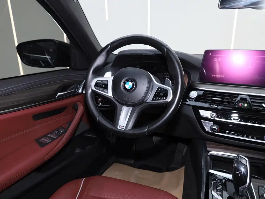 BMW BMW 5 Series 2022 - thumbnail 24