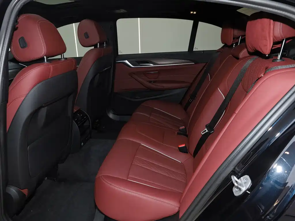 BMW BMW 5 Series 2022 - thumbnail 27