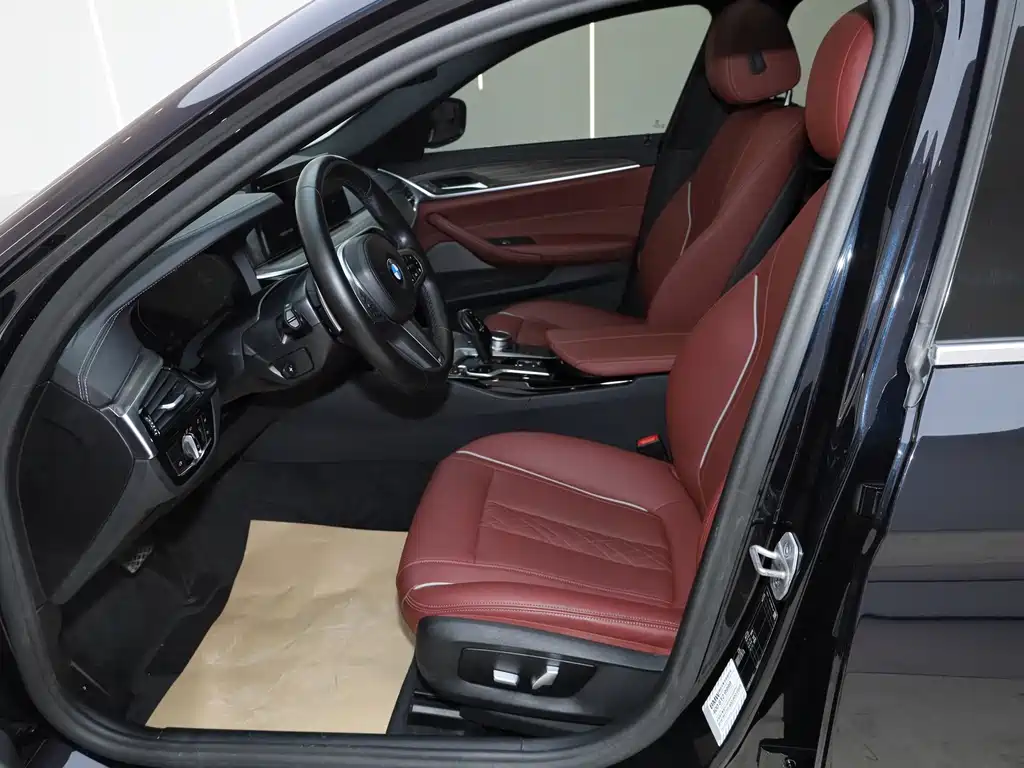 BMW BMW 5 Series 2022 - thumbnail 29