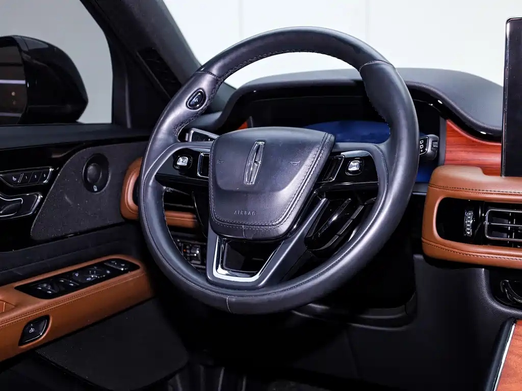 Lincoln Lincoln Aviator 2023 3.0T V6 AWD Respectful Elegance Cruise Edition 6-Seater 2024 - thumbnail 9