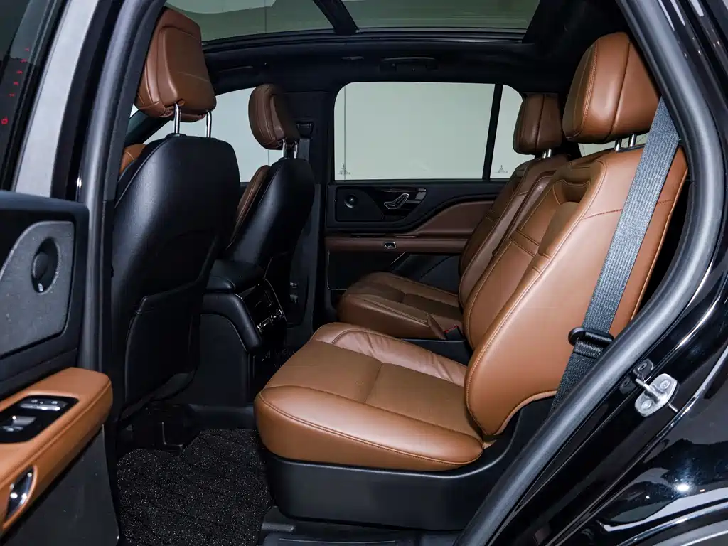 Lincoln Lincoln Aviator 2023 3.0T V6 AWD Respectful Elegance Cruise Edition 6-Seater 2024 - thumbnail 12