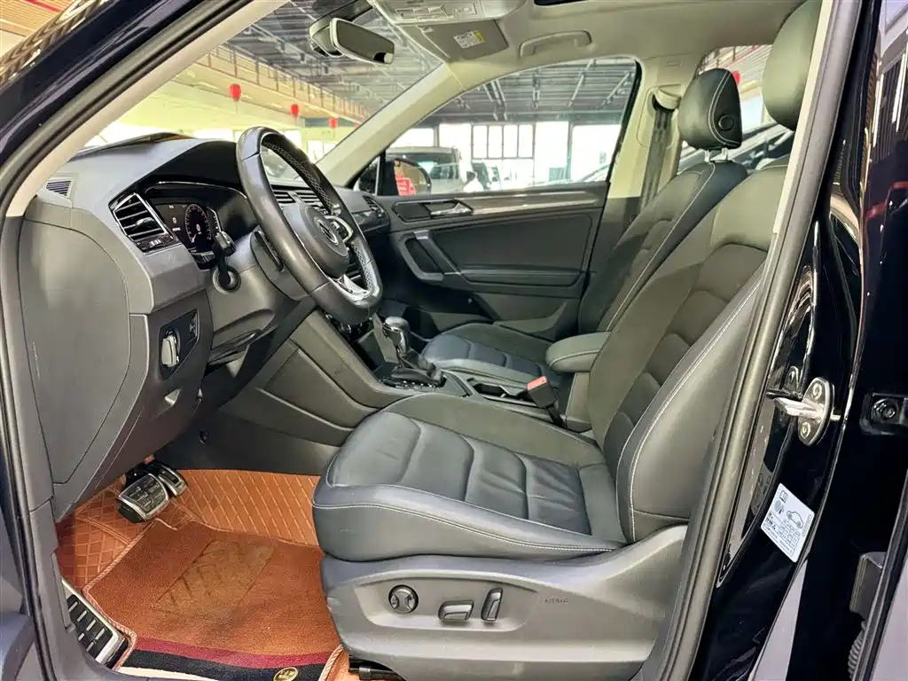 Volkswagen Volkswagen Tiguan L 2021 330TSI Automatic FWD R-Line Yuexiang Edition 2021 - thumbnail 17