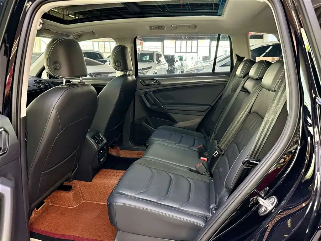 Volkswagen Volkswagen Tiguan L 2021 330TSI Automatic FWD R-Line Yuexiang Edition 2021 - thumbnail 19