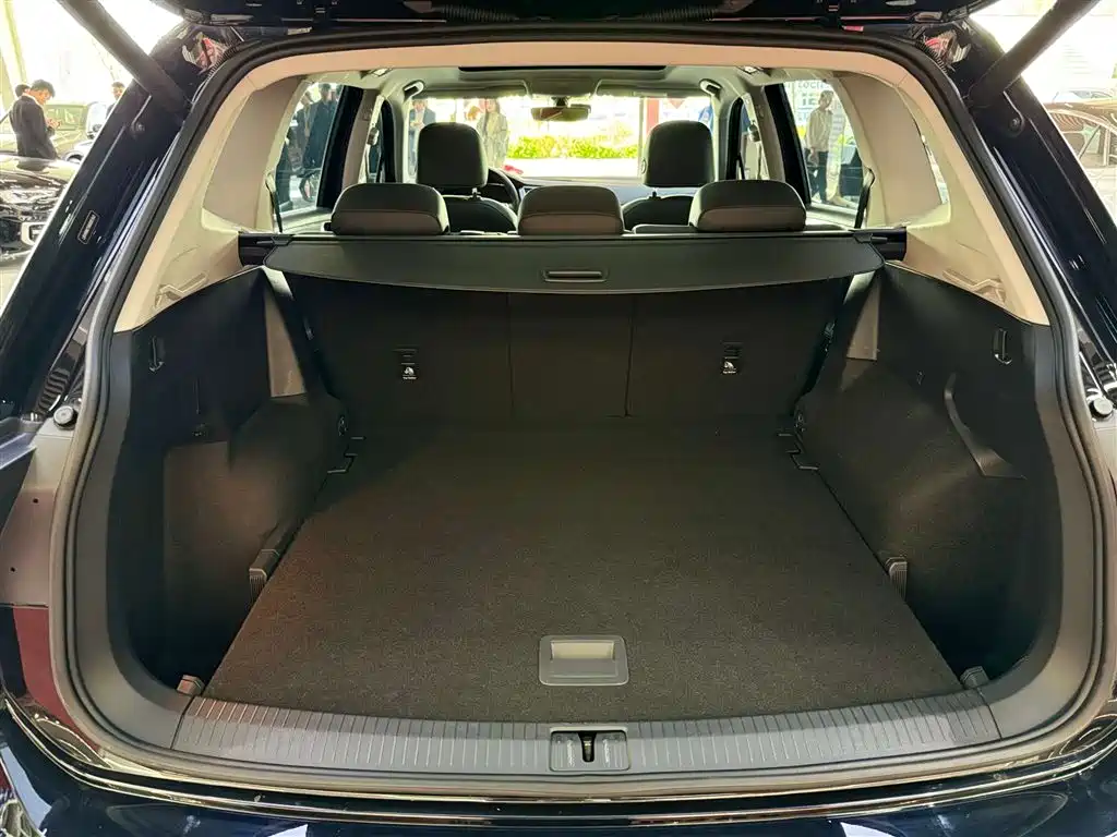 Volkswagen Volkswagen Tiguan L 2021 330TSI Automatic FWD R-Line Yuexiang Edition 2021 - thumbnail 26