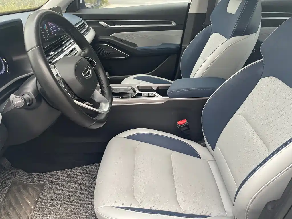 Geely Auto Emgrand 2022 4th Generation 1.5L CVT Luxury 2021 - thumbnail 7