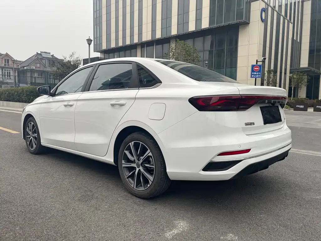 Geely Auto Emgrand 2022 4th Generation 1.5L CVT Luxury 2021 - thumbnail 9