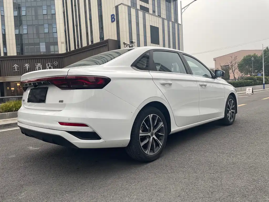 Geely Auto Emgrand 2022 4th Generation 1.5L CVT Luxury 2021 - thumbnail 11