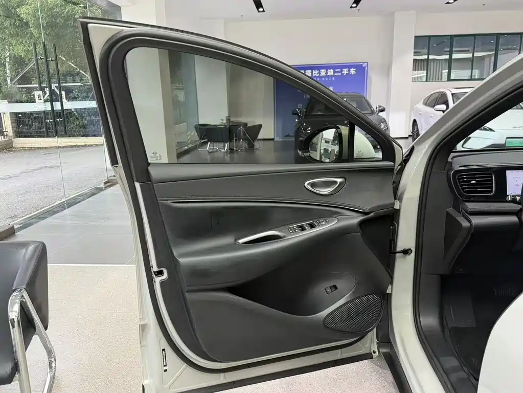 BYD Haishi 06 2025 EV 520 Navigator Edition 2025 - thumbnail 4